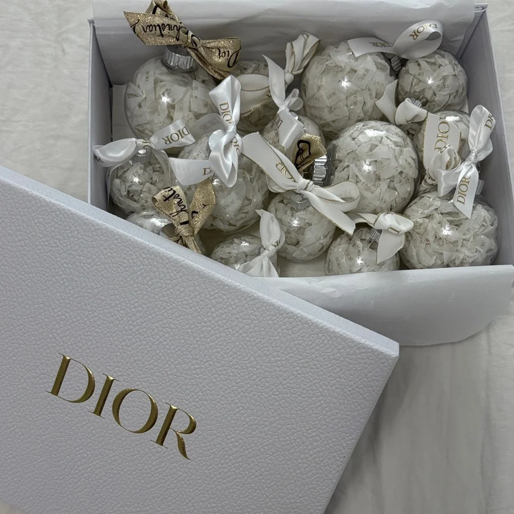 Dior Festive Ornament - Gold and White - Set of 14 - Picture 4 of 10